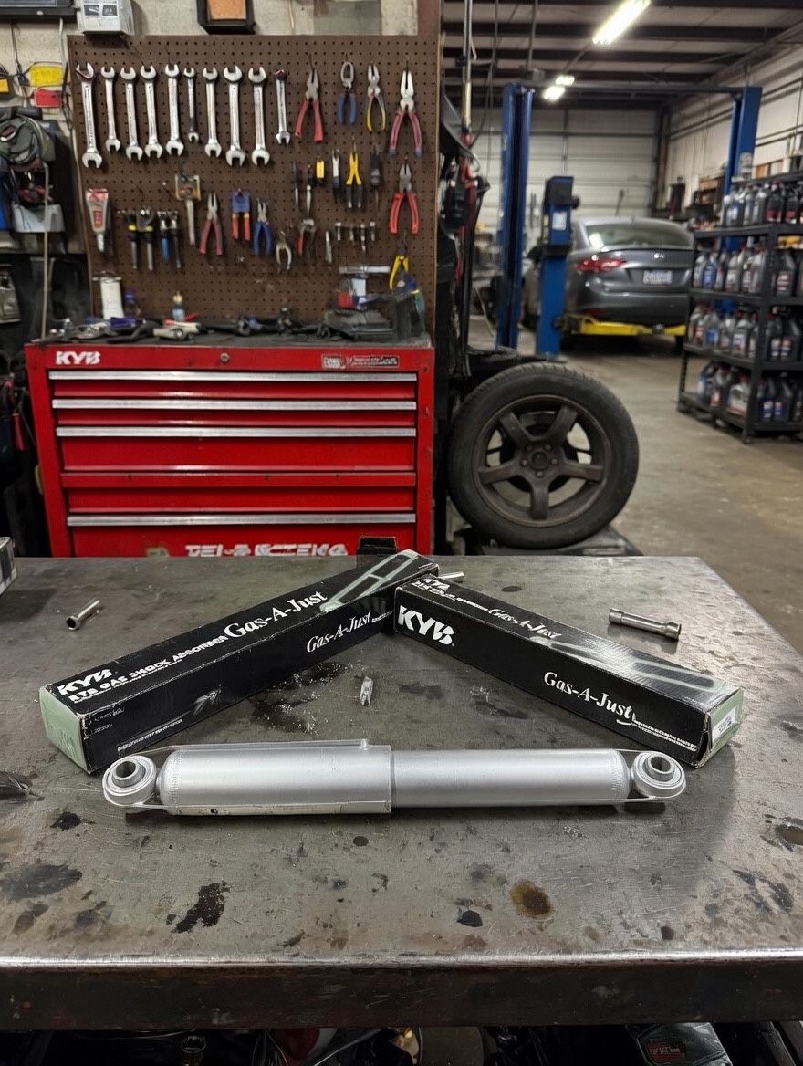 NEW KYB Gas-a-Just Rear Shocks (Pair #555055) - Silverado/Sierra 1500 (07-24)