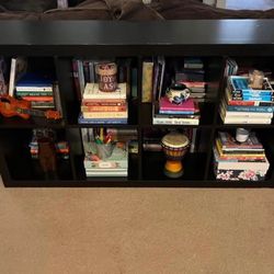 Bookshelf (8-Cube Organizer)