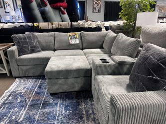 Stunning sectional w/ottoman! $899 🩶☎️📦