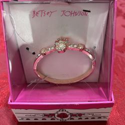 Betsey Johnson jewelry rose gold pink skull with stones & bow bangle bracelet