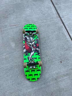 Skateboard dragon on back