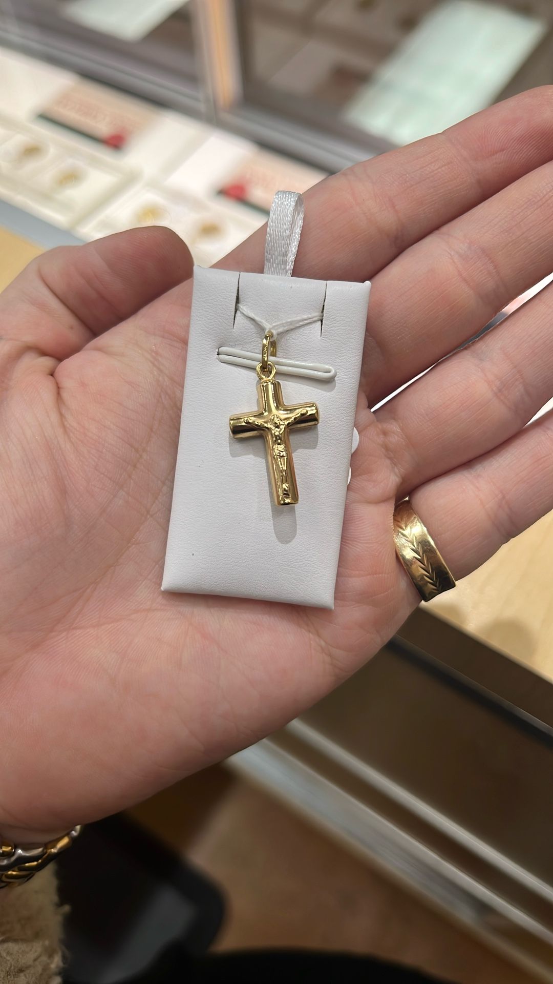 18K Gold Cross Pendant 