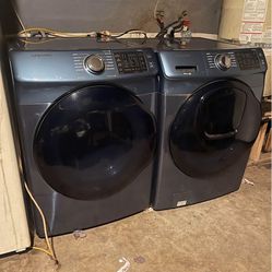 Washer and dryer both electric selling as set $650 obo no lowballing