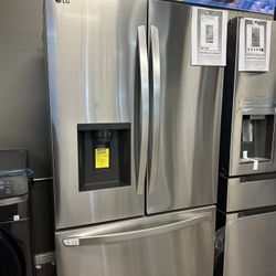 LG Refrigerator ( Take It Home In Payments/Llevalo A Casa En Pagos)