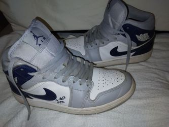 Jordan 1 wolf gray and Navy size 9.5