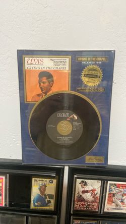 Elvis.   Record 45s collectors edition