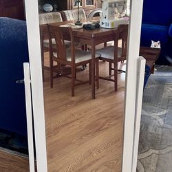 Stand Up Mirror