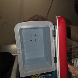 New Budweiser 6 Can Fridge