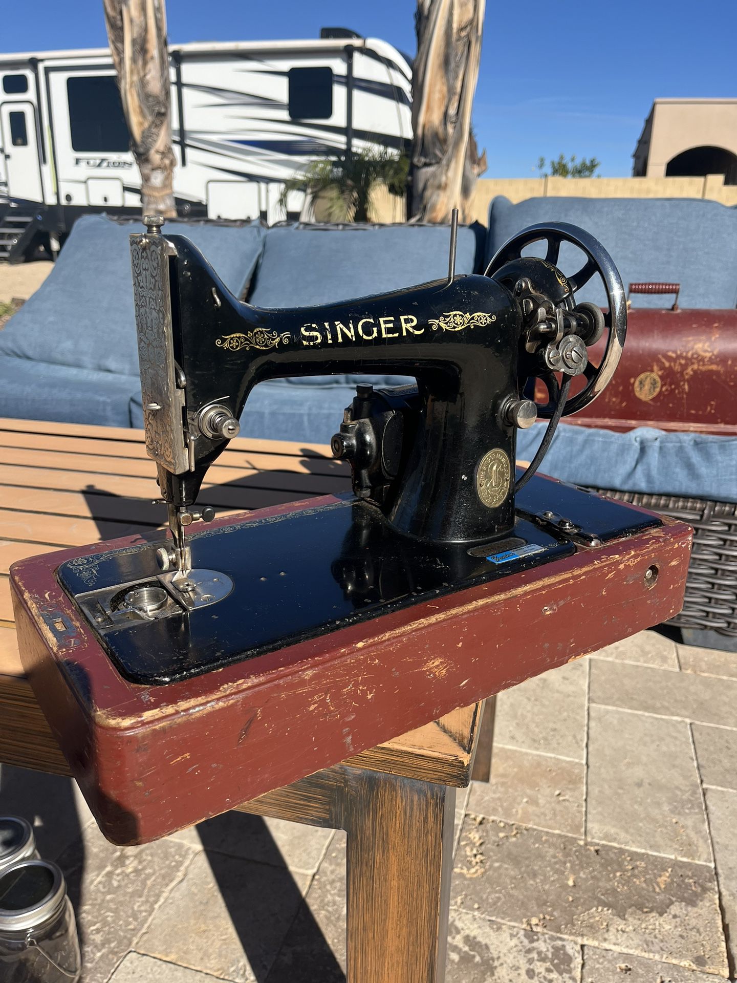 Vintage 1922 Singer Sewing Machine (Refurbished)