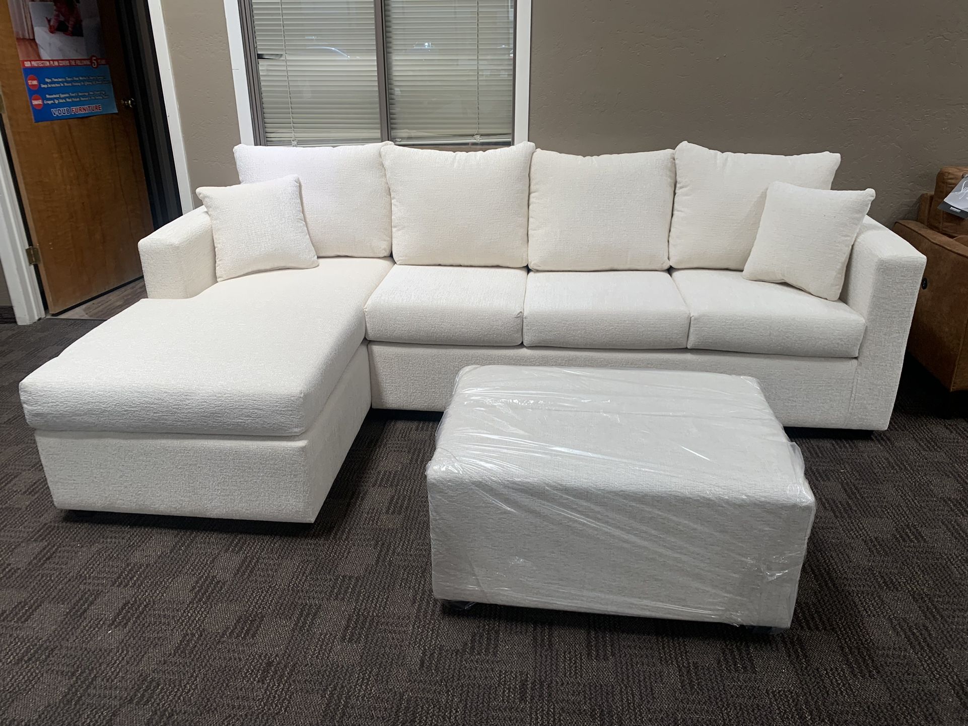 New Cream White Sectional And Ottoman