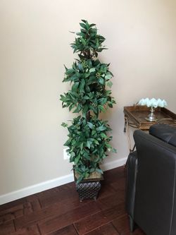 55” Artificial plant with mental pot