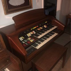Wurletzur Organ       Plays Beautiful )