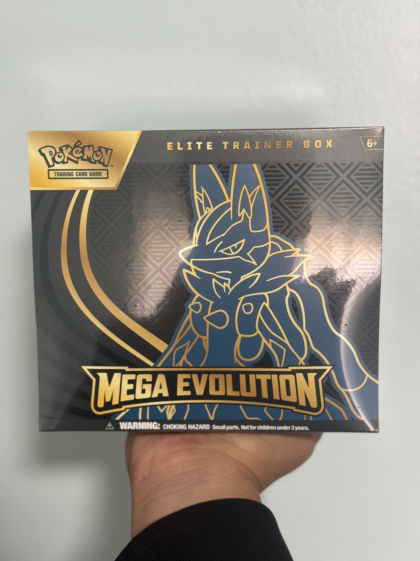 Pokemon Mega Evolution Lucario ETB