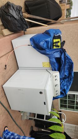 2 washer 1 Dryer