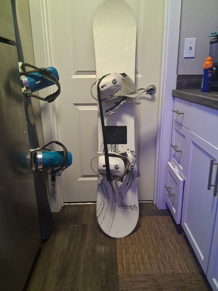 155 Silence Snow Board With Liquid Bindings