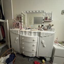 Dresser 