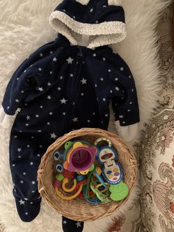 Baby outfit 3-6 months & toys