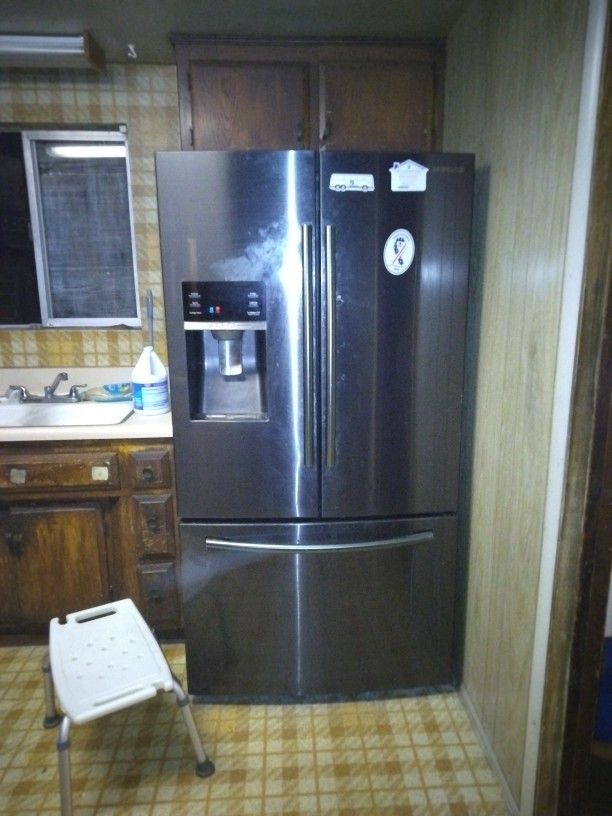 3 Door Samsung Refrigerator Needs To Be Picked Up ASAP Works 👍