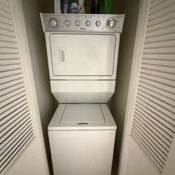 Whirlpool Stackable Washer / Dryer (gas) Combo 