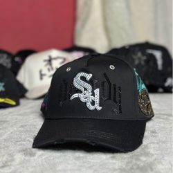 Dandy Hats x Sad Boyz 2.0“Psicodélica” Junior H Black Gorra Diamantes