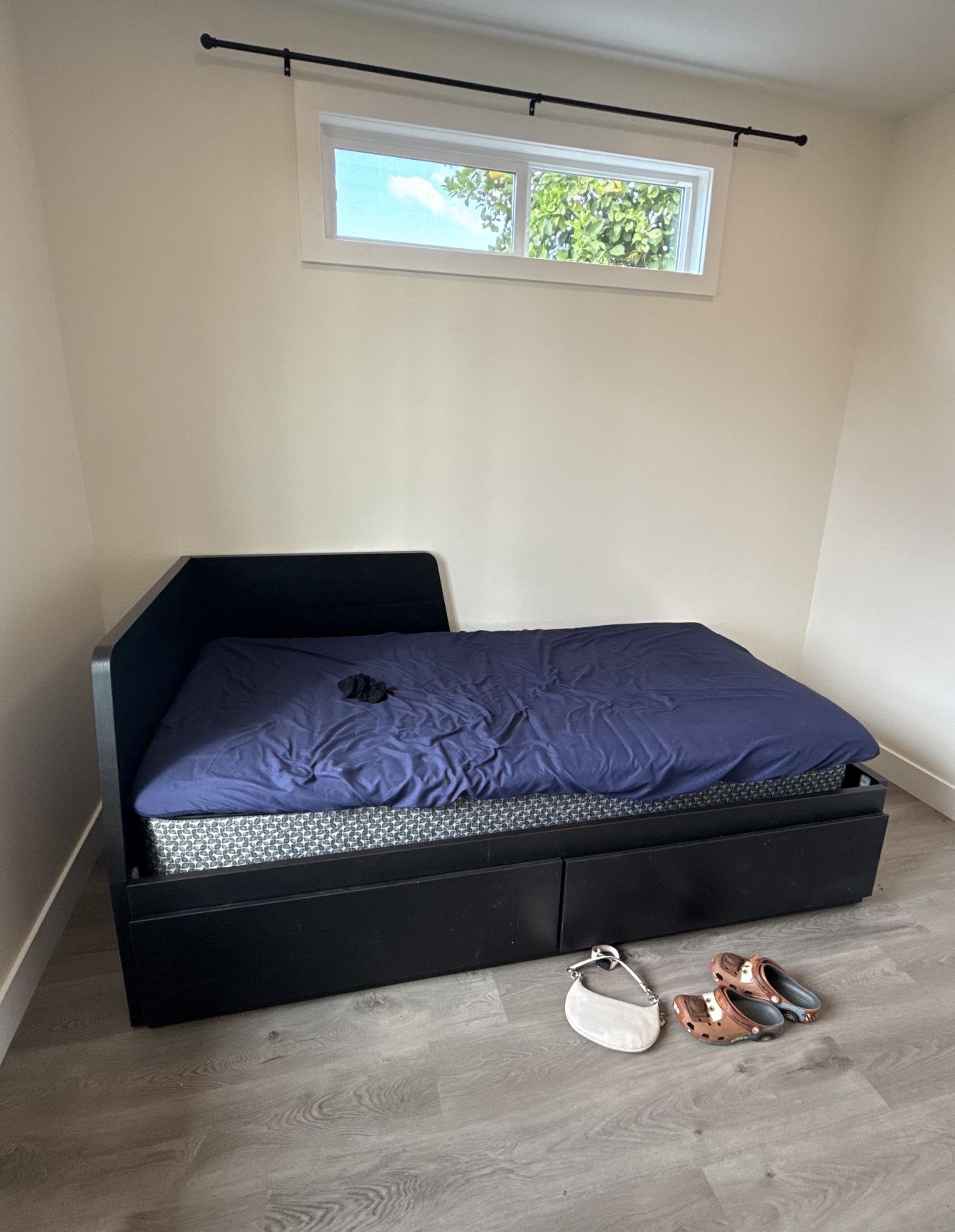 twin bed frame with mattress