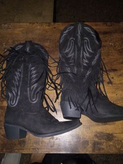 Ladies size 8.5/9 Western style boots