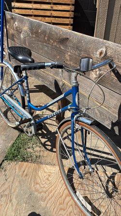 Vintage Schwinn Blue Road Bike