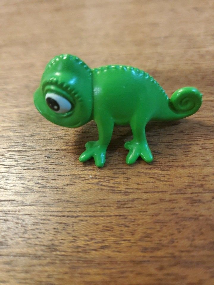 Disney Tangled Rapunzel's Pet Chameleon PASCAL Mini 1.5" Figure