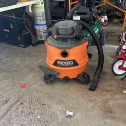 Rigid, Wet, Dry Vac With Accessories