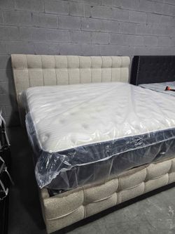 KING SERTA PERFECT SLEEOING MATTRESS AND BEDFRAME