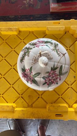Floral Porcelain Lidded Bowl