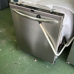 Frigidaire Gallery Dish washer 