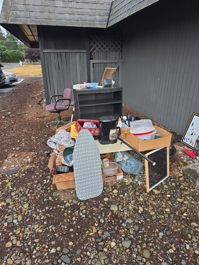 Pile O'Stuff (Updated Day 2)