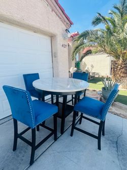 Like  new 5 Pcs dining set