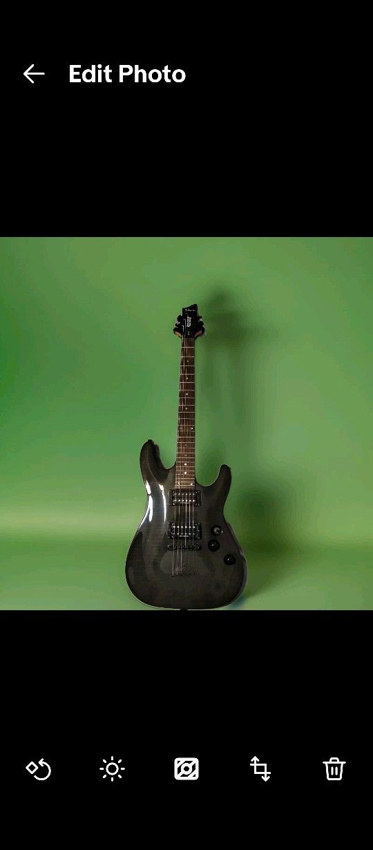 Schetcher Diamond Series. Beautiful Condition. Pro Setup With D'Addario Strings!$395