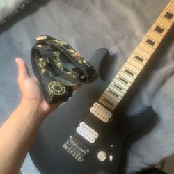 electric guitar /W strap 