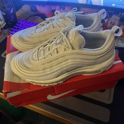 White Nike Air Max 97