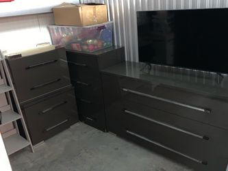 Bedroom furniture set