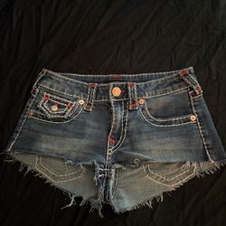 True religeon jean shorts size 25 worn 1 time