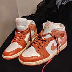 women's 8.5 cosmic Clay Jordan 1's
