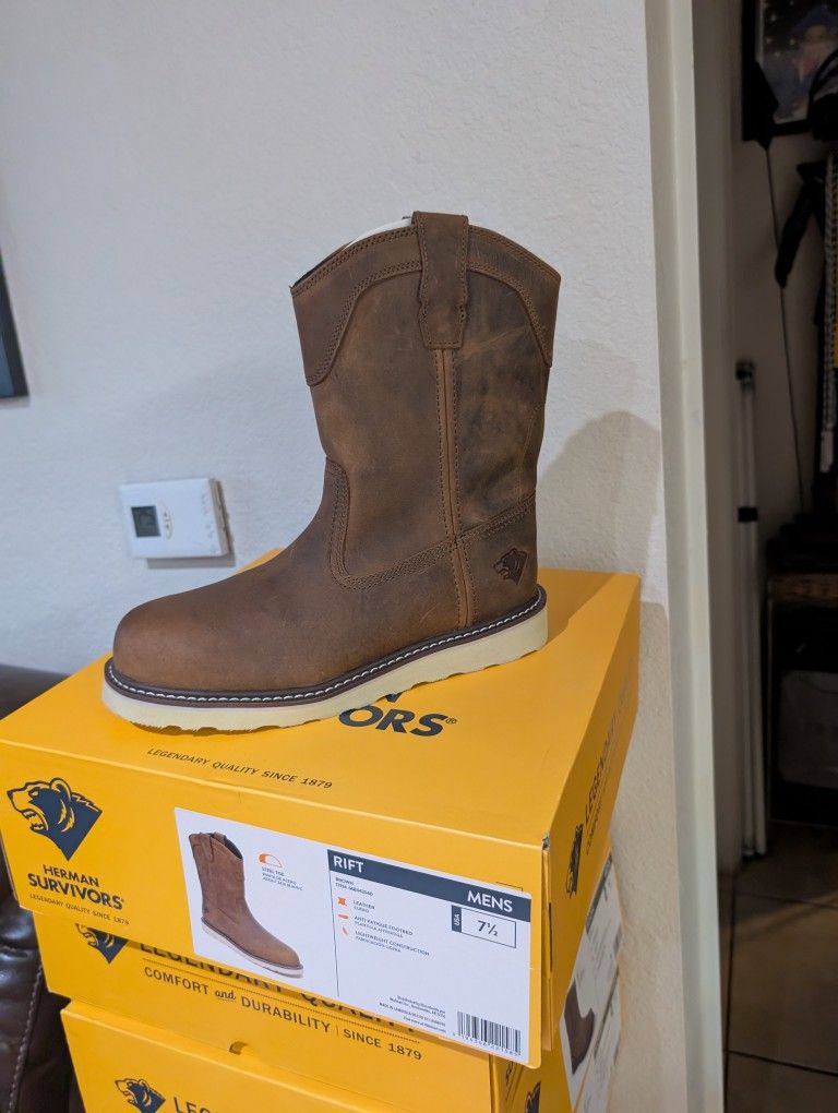 Work Boots For Men/ Size 7.5