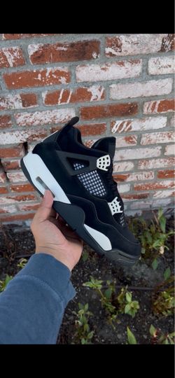 Jordan 4 white thunder