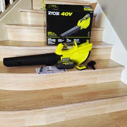 Ryobi 40V 120 MPH 550 CFM Cordless Battery Leaf Blower With 4.0 Ah Battery and Charger