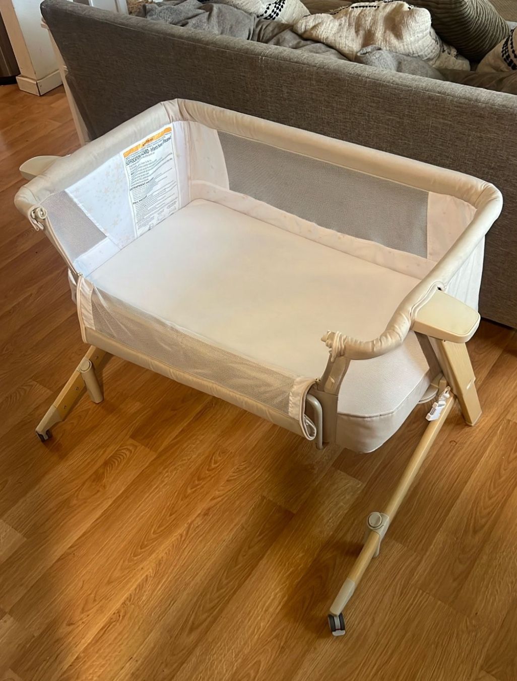 Evolur Stellar Bassinet and Bedside Sleeper