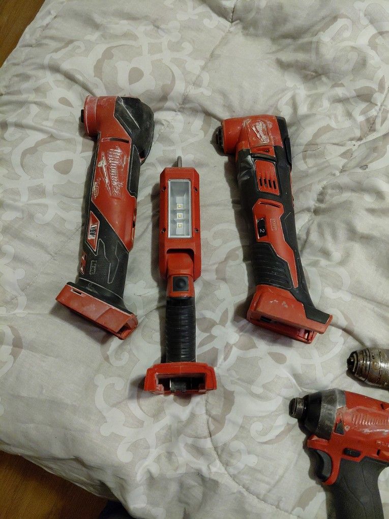 Milwaukee Multi Tool Snd Flashlight