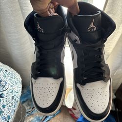 Air Jordan 1s Mid SE Used Size 12