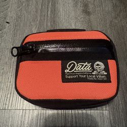 Data Crew Pouch 