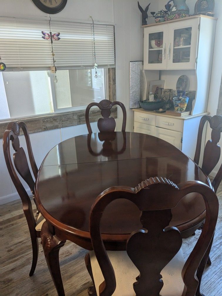 Dining Room Set. Beautiful
