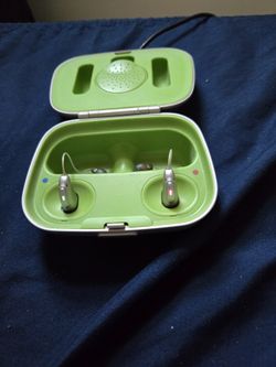 Phonak Hearing Aids With Case