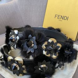 FENDI Black leather and fur flower shoulder strap